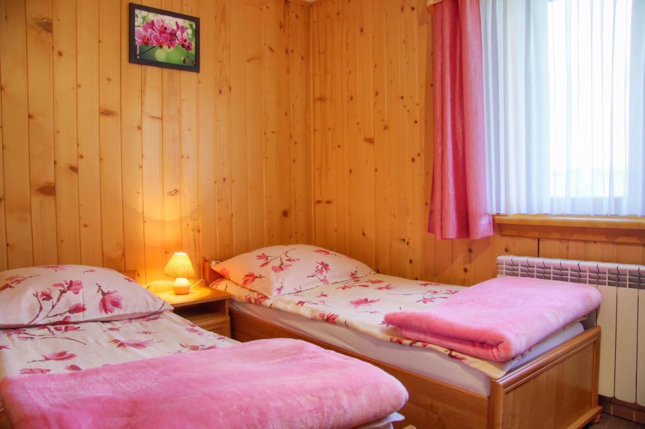 Pokoje Goscinne Anna Bukowska Буковина Татжанска Екстериор снимка